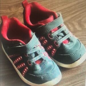 3/20⭐️ Grey and Red Sneakers